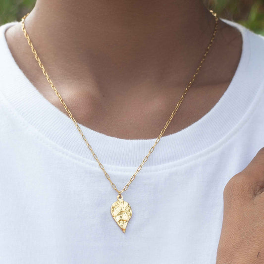 Resilience Leaf Necklace Gold
